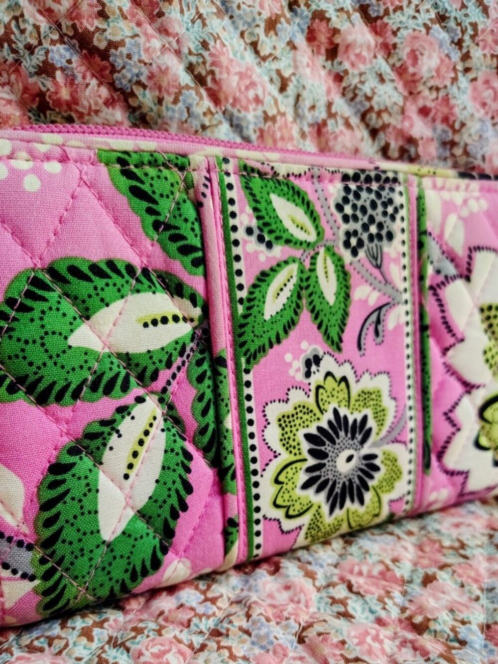 Vera Bradley zip wallet "Priscilla Pink" floral pattern
